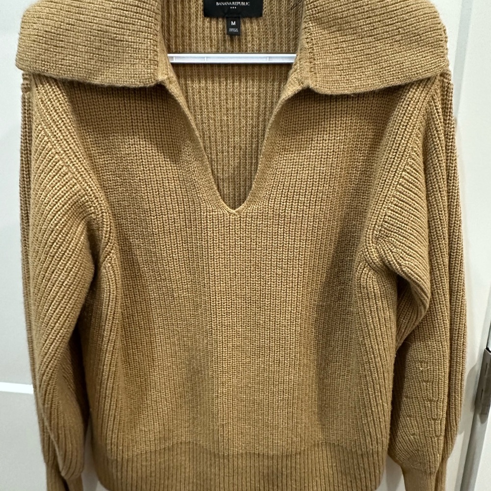 Banana Republic Women's Tan Sweater
